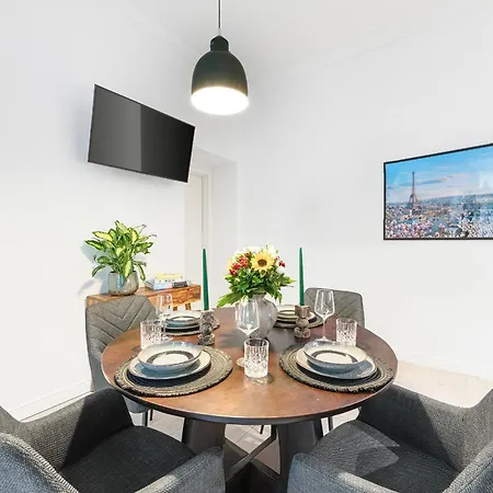 The Lohmeyerstr Iii, Lovely 2 Bedroom Group & Family Friendly, 2- 4 Guests, Self Check In 아파트 *