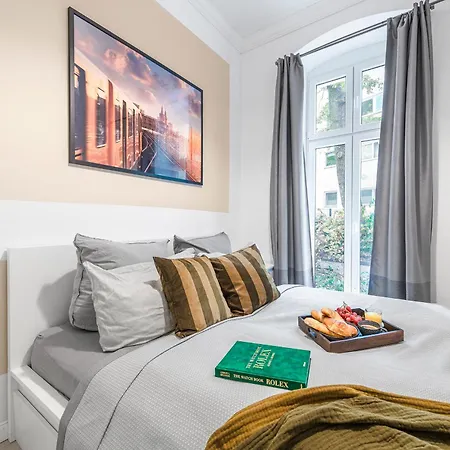 The Lohmeyerstr Iii, Lovely 2 Bedroom Group & Family Friendly, 2- 4 Guests Berlin