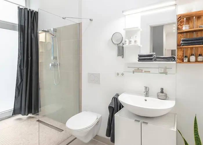 Lägenhet The Lohmeyerstr Iii, Lovely 2 Bedroom Group & Family Friendly, 2- 4 Guests, Self Check In