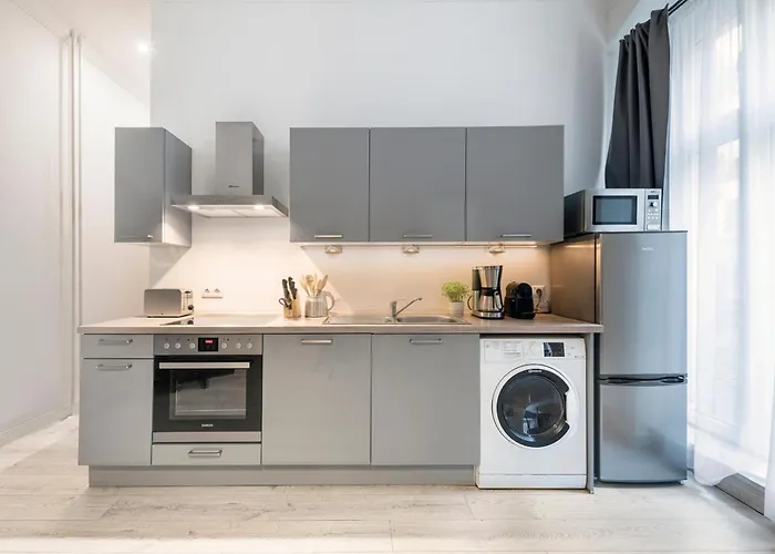 Appartement The Lohmeyerstr Iii, Lovely 2 Bedroom Group & Family Friendly, 2- 4 Guests *