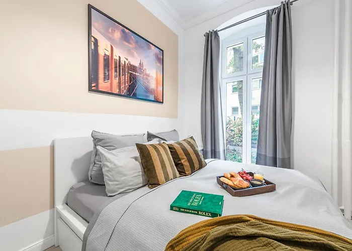 The Lohmeyerstr Iii, Lovely 2 Bedroom Group & Family Friendly, 2- 4 Guests, Self Check In برلين